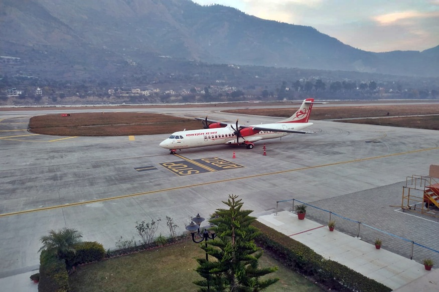 How to Reach from Delhi to Manali by Air